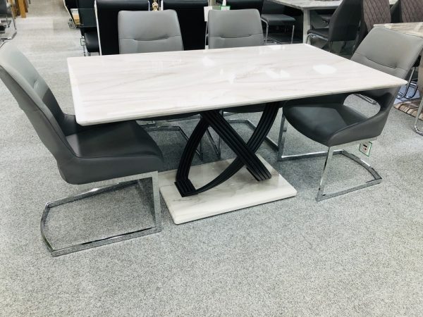 Catania Dining table
